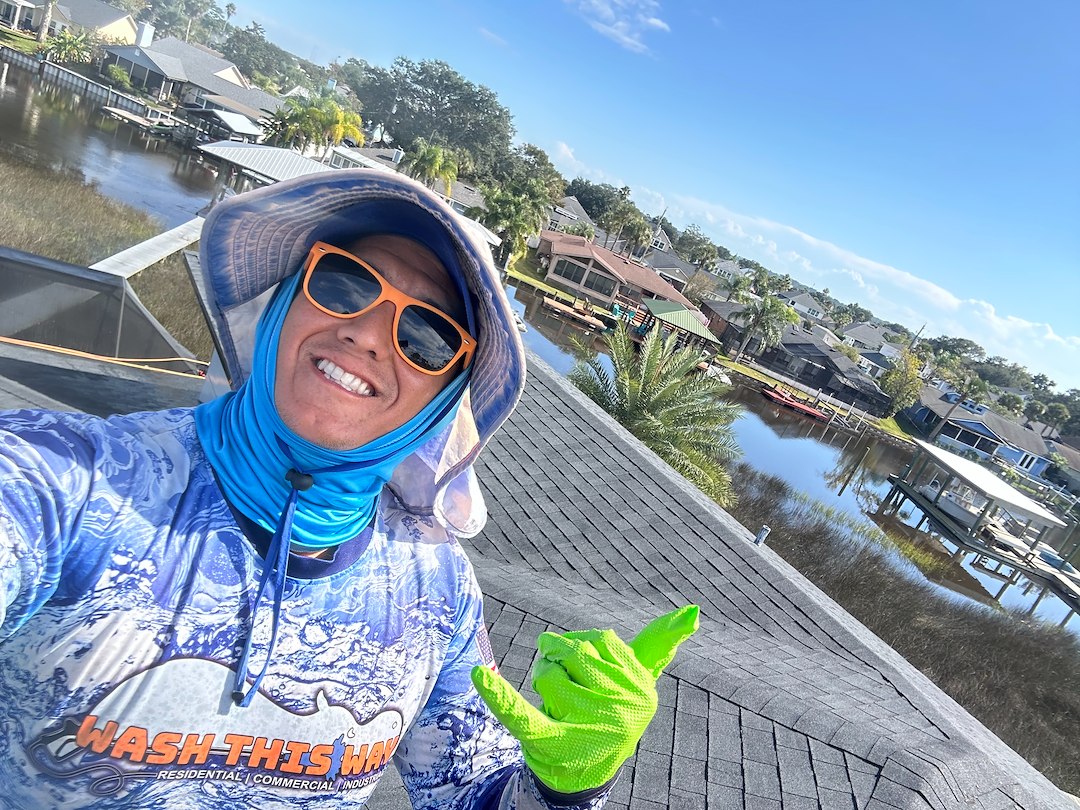 🏡💦 Restoring Shine in World Golf Village – Markland’s Dirtiest House Gets the “Wash This Way” Touch! 💪✨